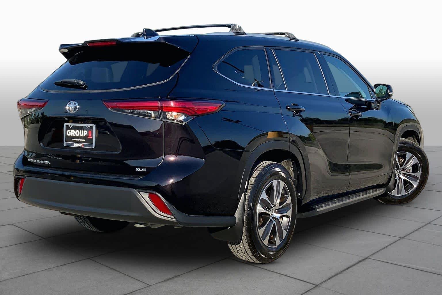 Used 2022 Opulent Amber Toyota XLE image 24