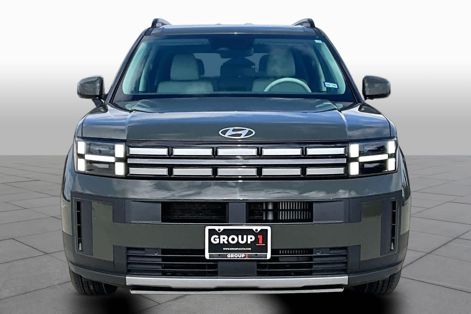 Used 2024 Rockwood Green Hyundai SEL image 4