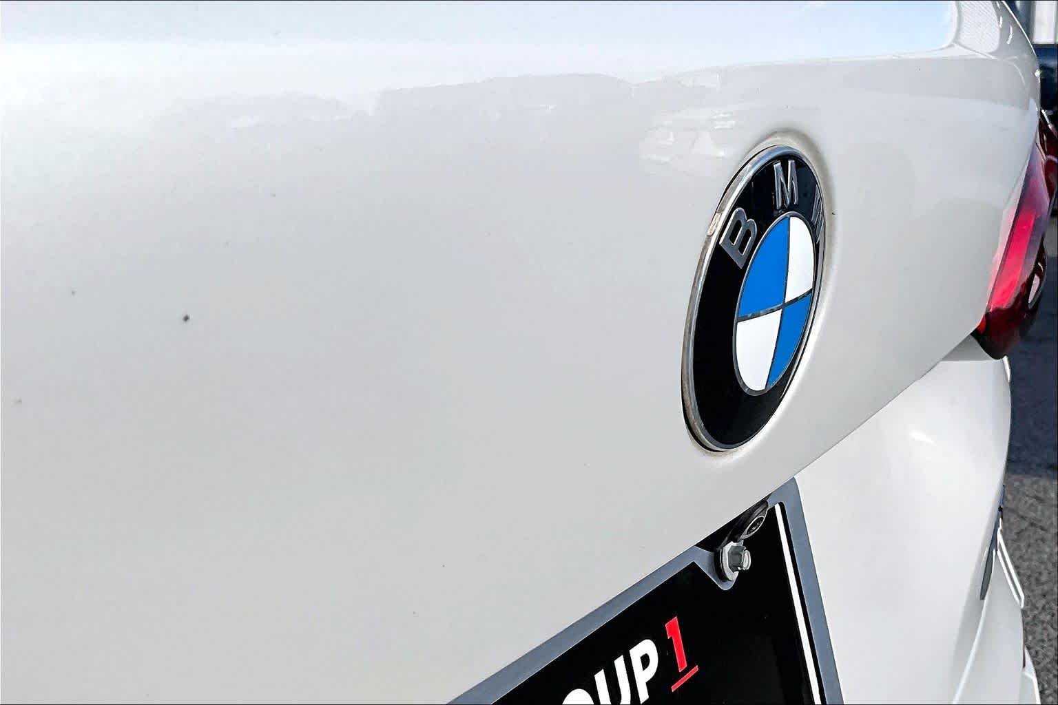 Used 2020 Mineral White Metallic BMW M50i image 31