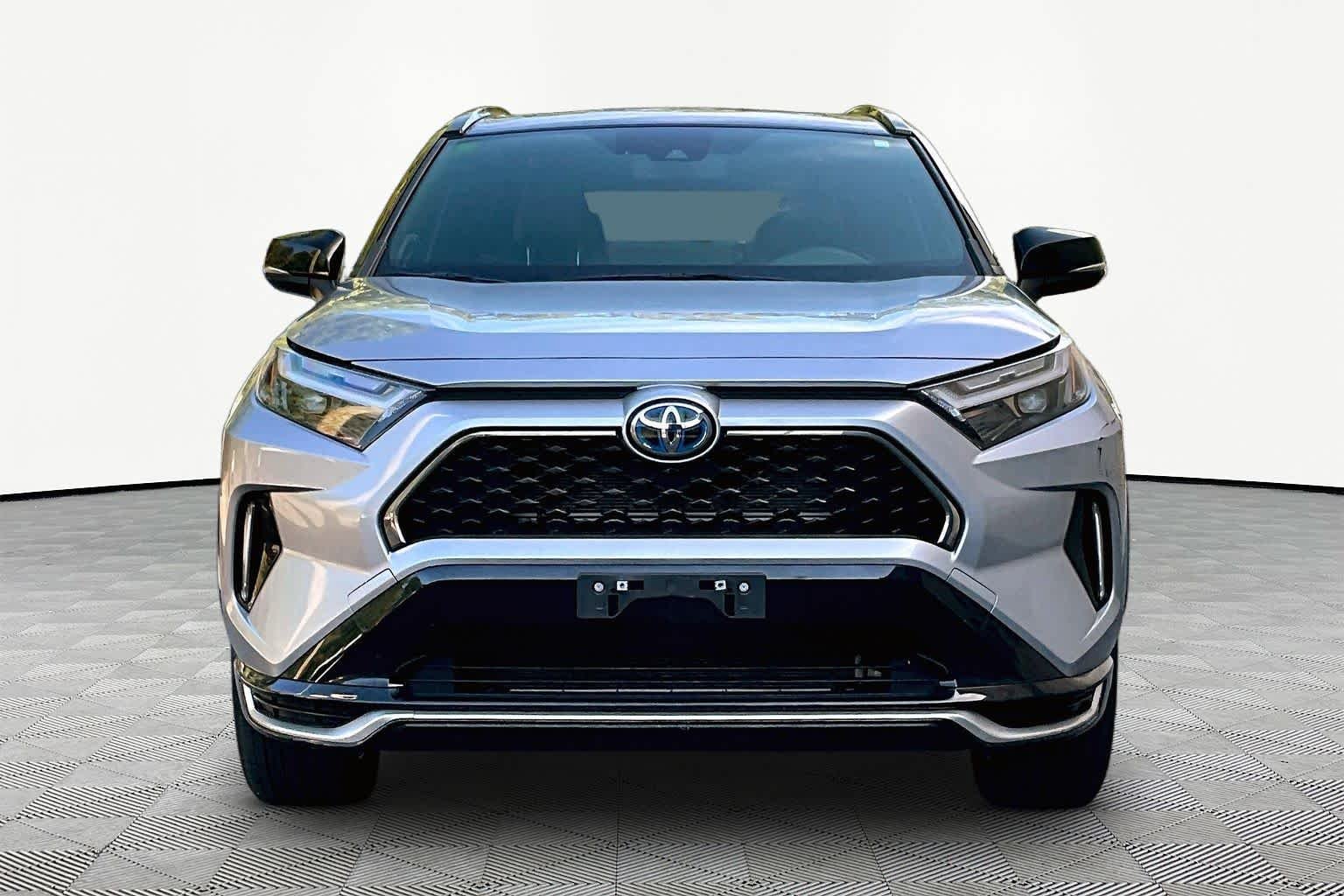 Used 2023 Silver Sky Metallic/Midnight Black Metallic Toyota XSE image 4