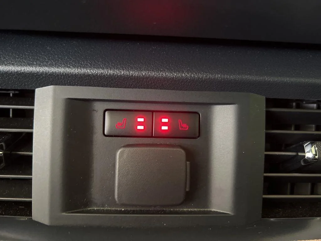 Used 2025 Gray Metallic Ford Platinum image 21