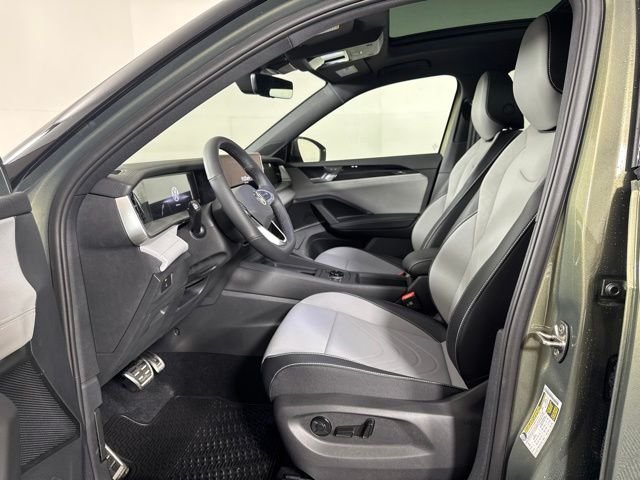 New 2026 Green Volkswagen 2.0T SE R-Line Black image 11