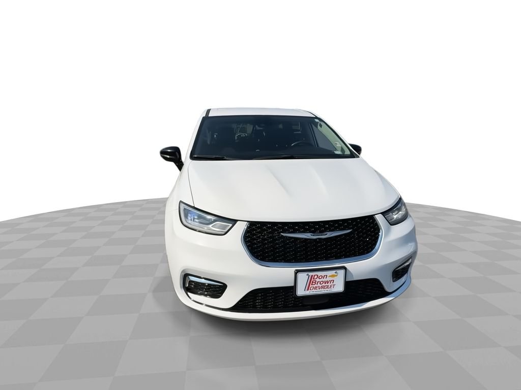 Used 2024 White Chrysler Touring L image 47