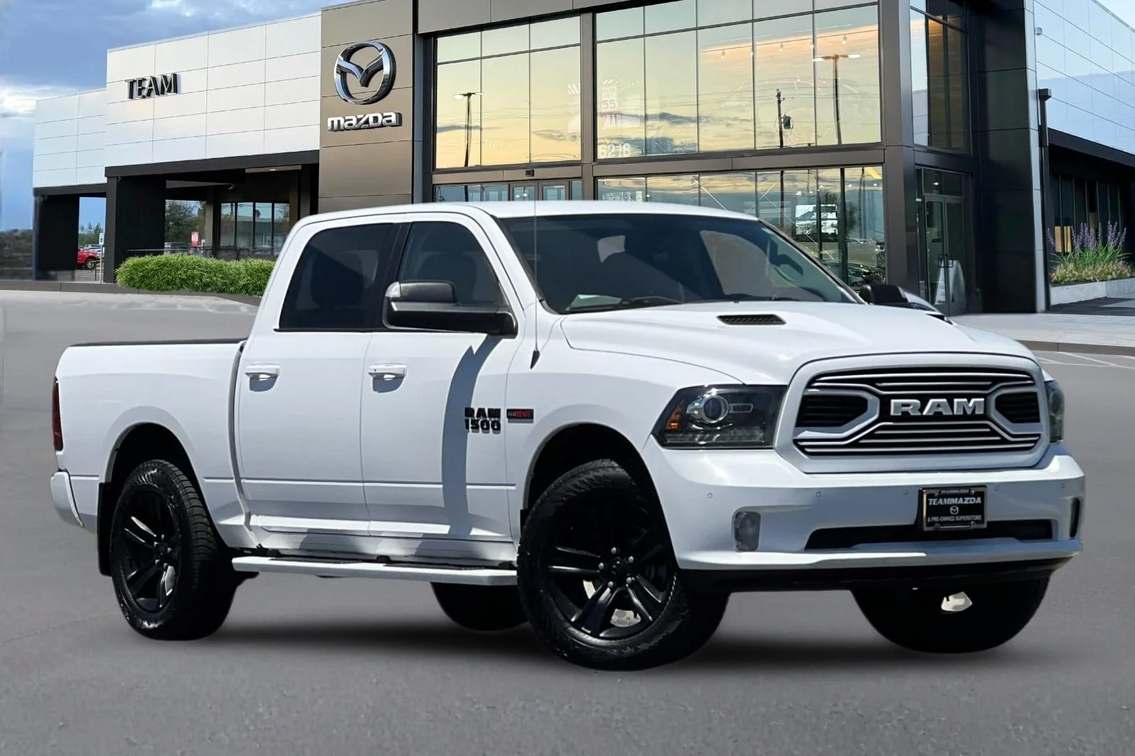 Used 2018 White Ram Sport image 2