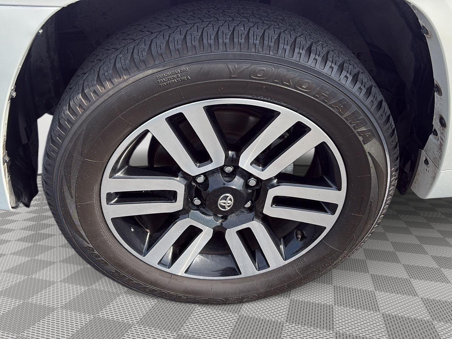 Certified Used 2023 Blizzard Pearl Toyota Limited image 3