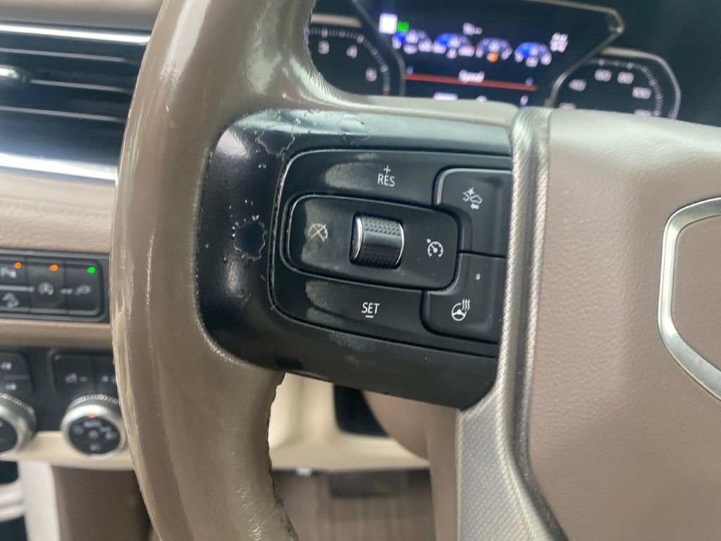 Used 2021 White GMC Denali image 5