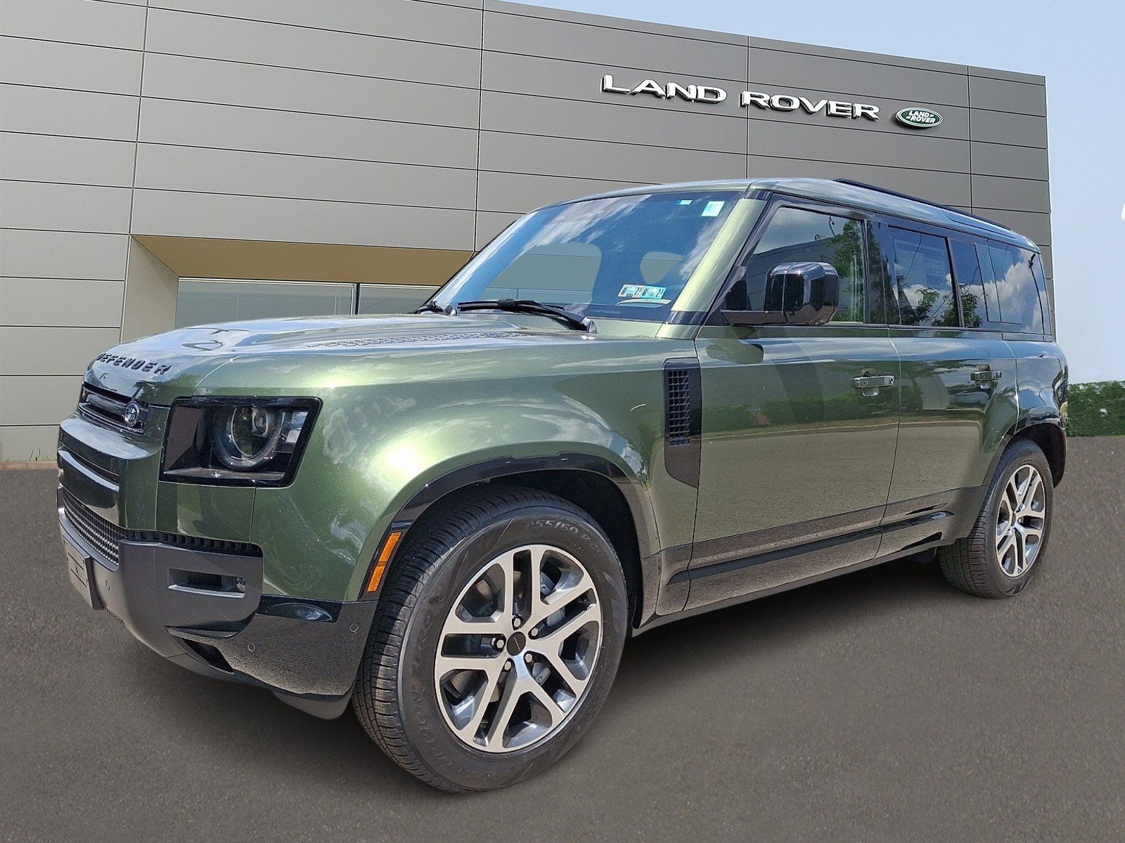 New 2026 Woolstone Green Land Rover P400 X-Dynamic SE image 1