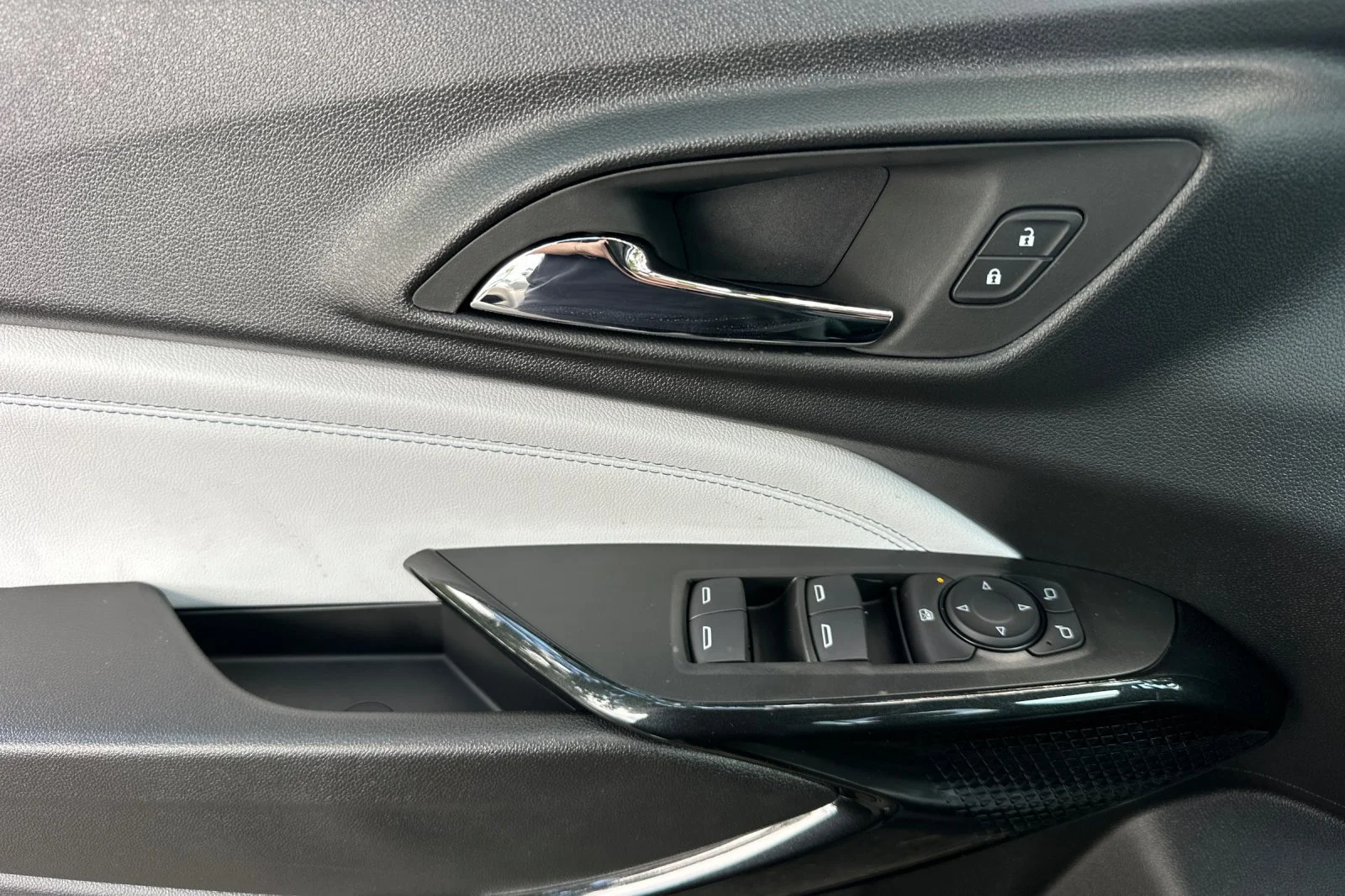 2026 Chevrolet Trax LT - Photo 10