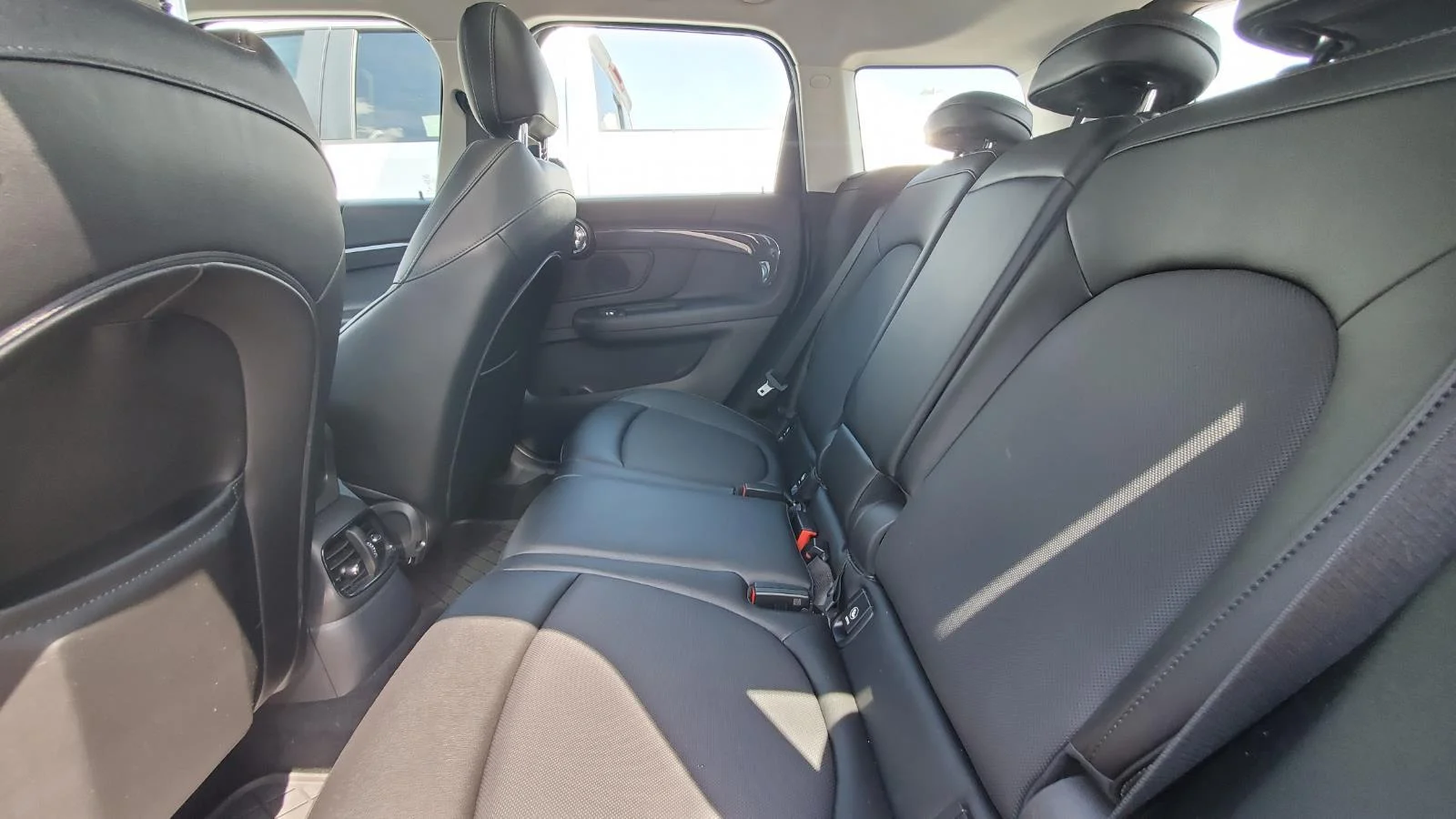 Used 2018 Island Blue Metallic MINI Cooper S image 5