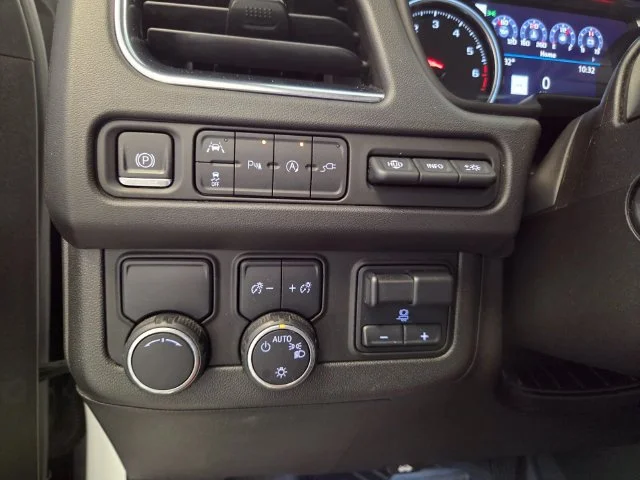Used 2021 SUMMIT WHITE Chevrolet Premier image 32