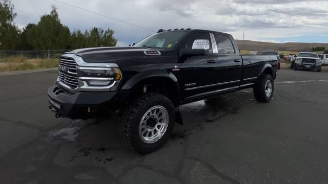 Used 2023 Diamond Black Crystal Pea Ram Laramie image 4