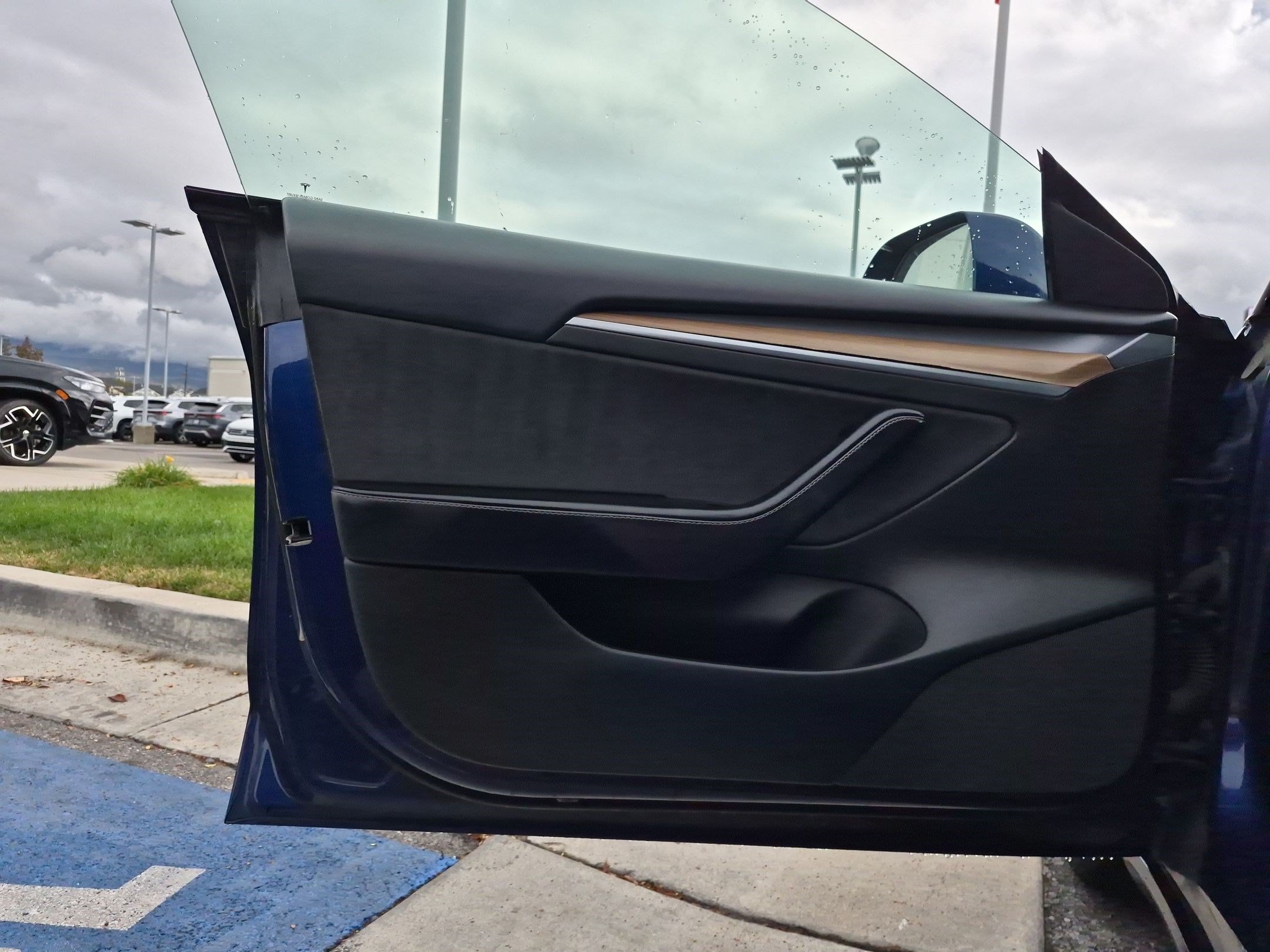 Used 2022 Deep Blue Metallic Tesla Long Range image 12