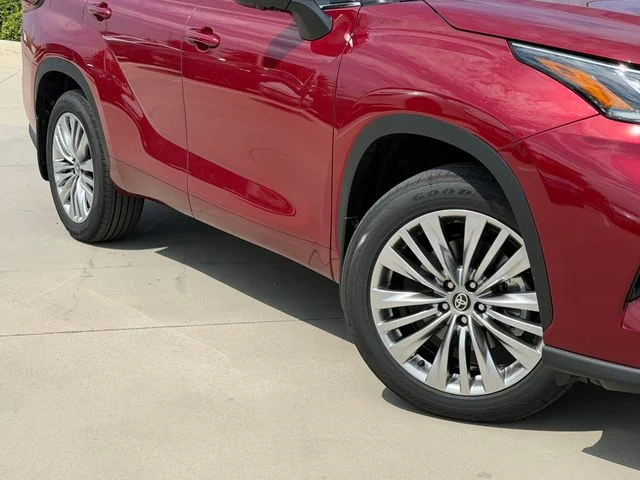 New 2026 Ruby Flare Pearl Toyota Platinum image 4