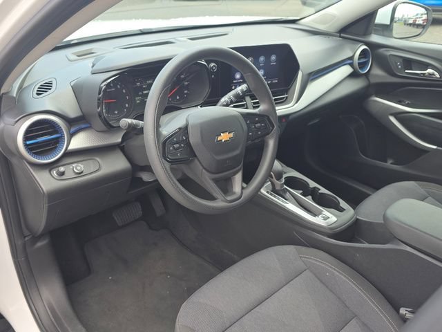 Used 2024 Summit White Chevrolet LS image 31