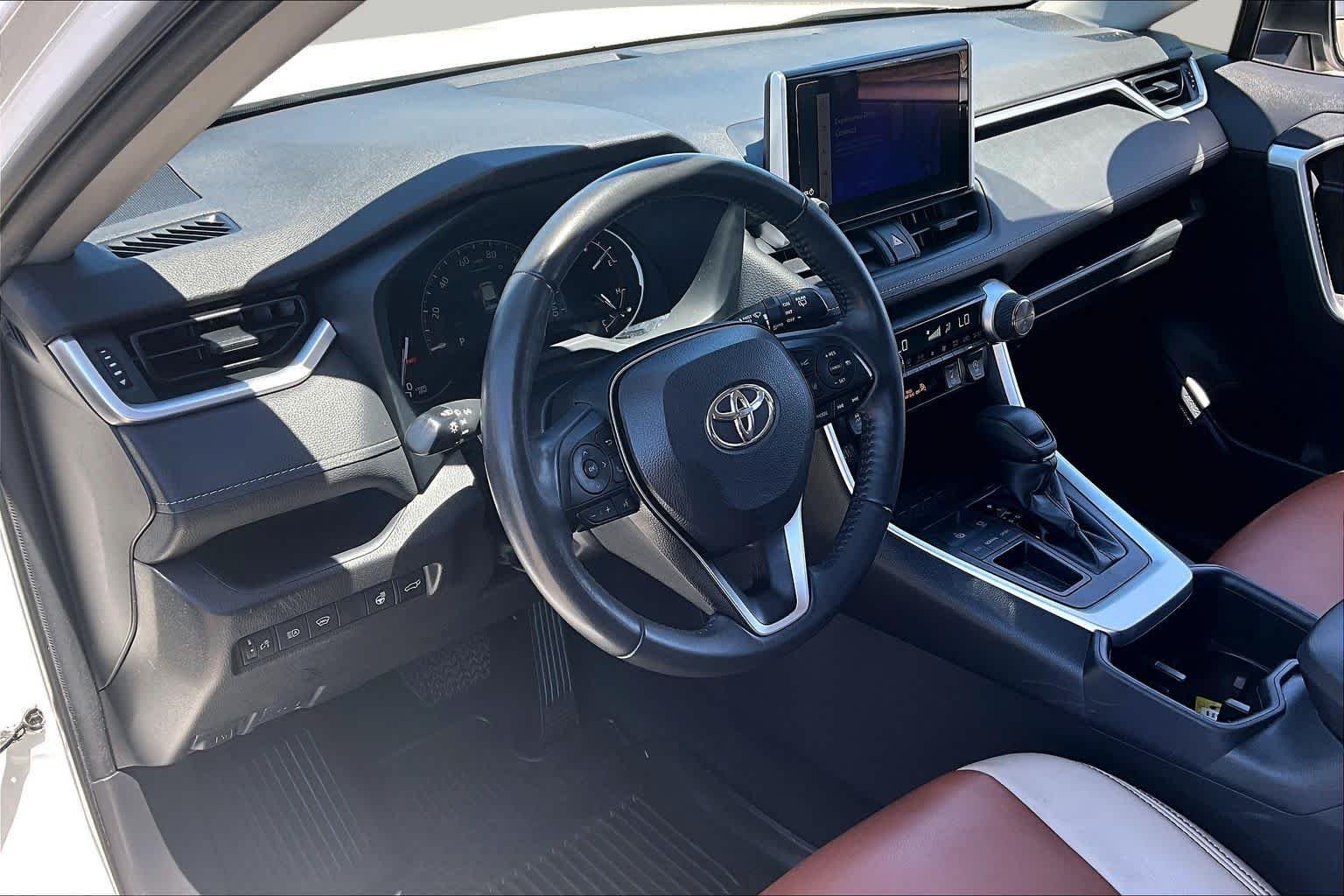 Certified Used 2023 Ice Cap Toyota XLE image 17