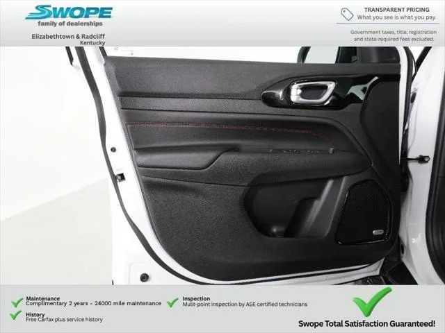 New 2026 Bright White Clear-Coat Exterior Paint Jeep Trailhawk image 13