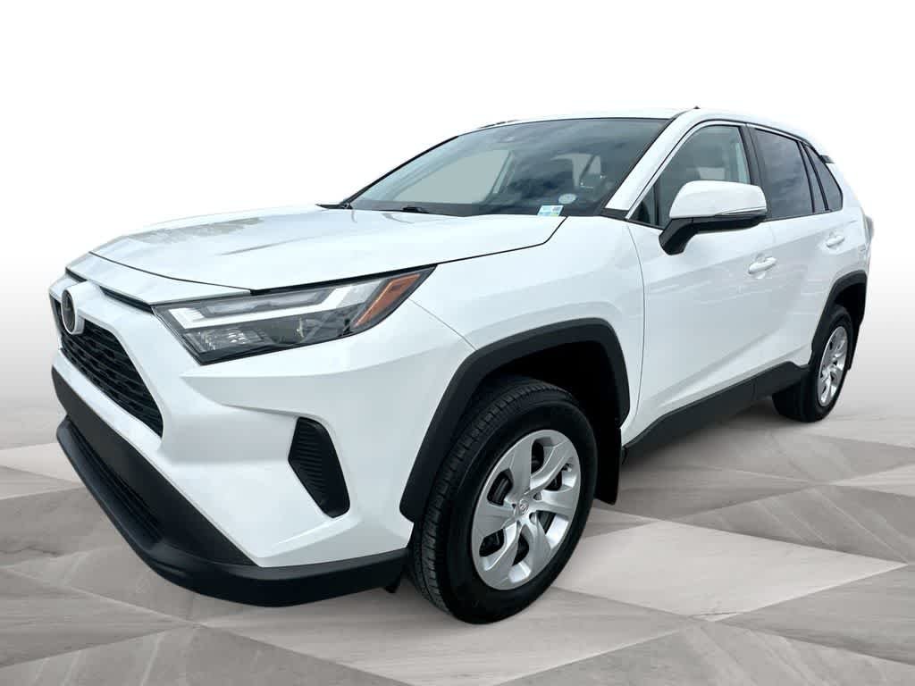 Used 2025 Ice Cap Toyota LE image 4
