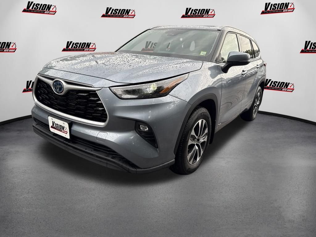 Used 2022 Brown Toyota XLE image 1