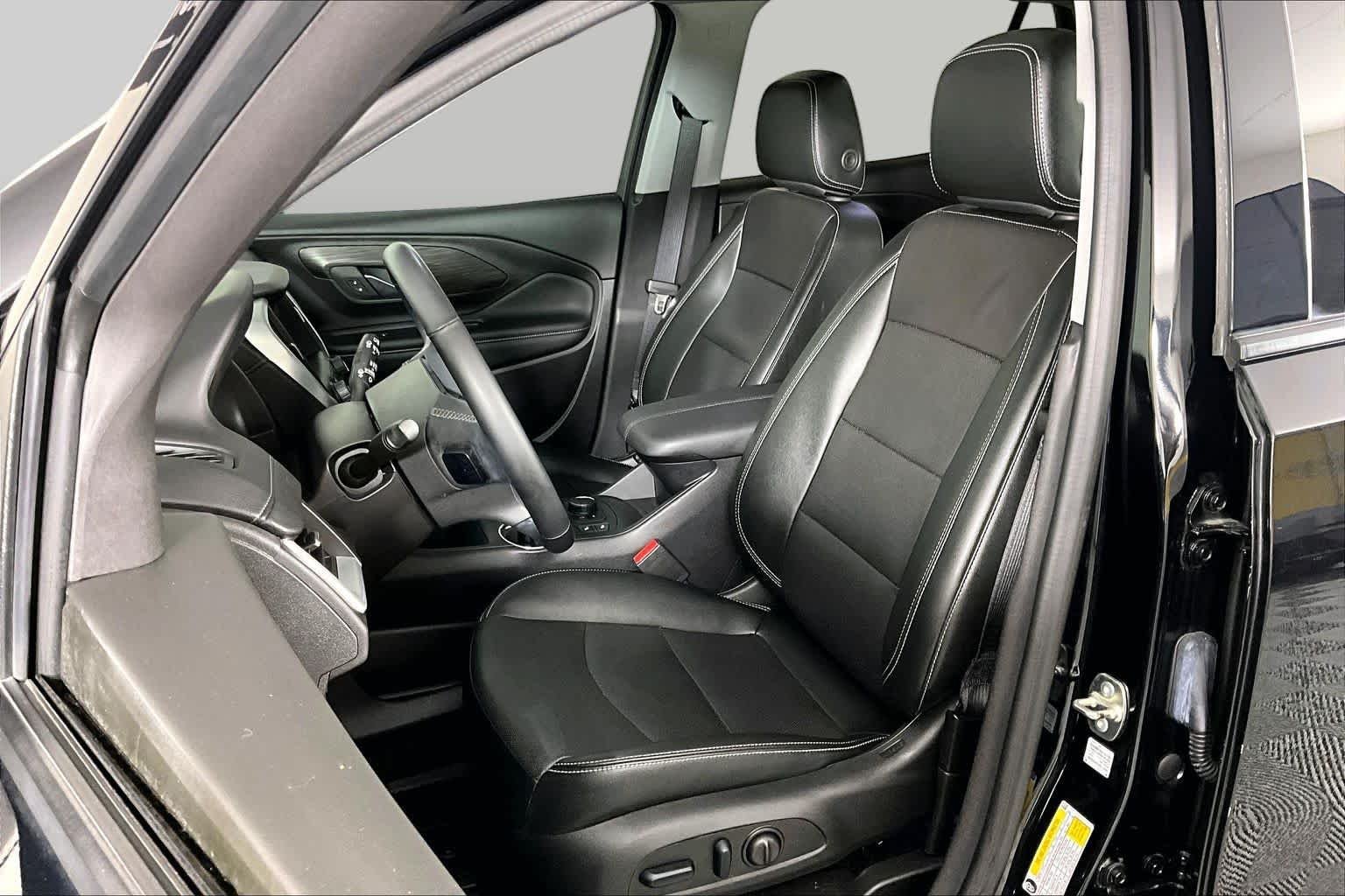 2024 GMC Terrain SLT - Photo 8