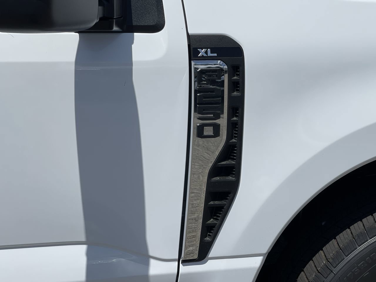 New 2026 Oxford White Ford  image 8