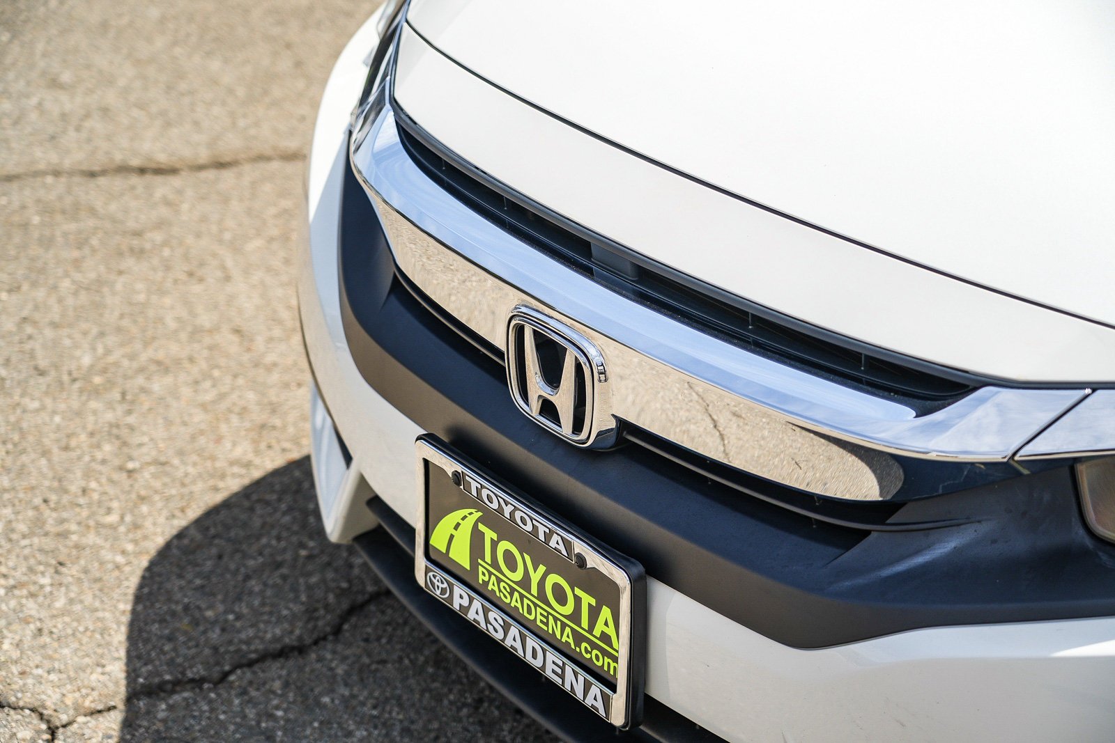 Used 2017 White Honda EX image 3