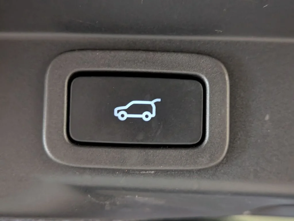 Used 2022 Black Land Rover HSE Silver Edition image 50