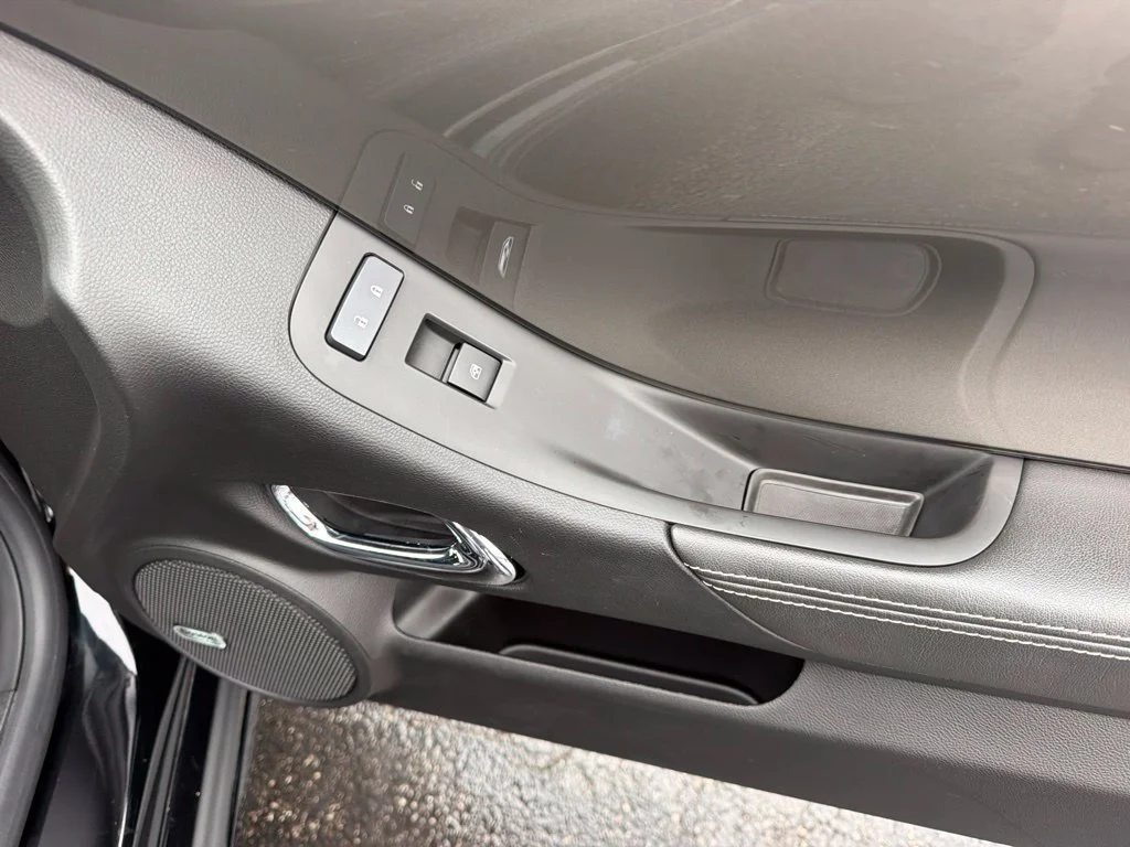 Used 2015 Black Chevrolet 2LT image 39