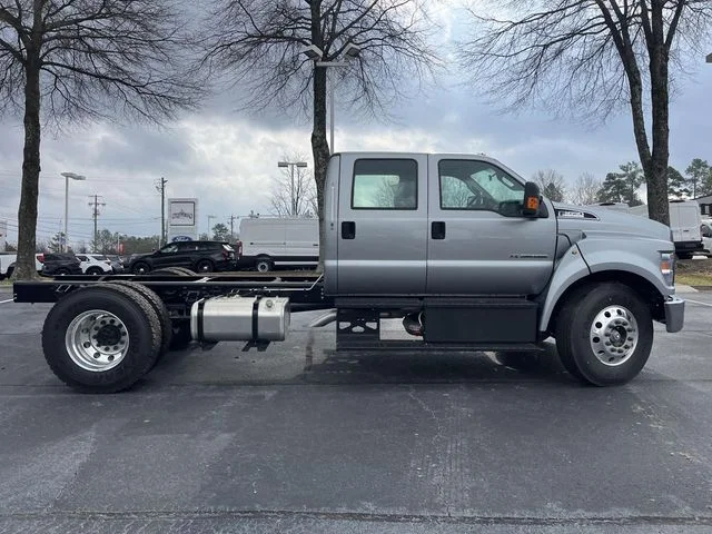 New 2026 Silver Ford Base image 2