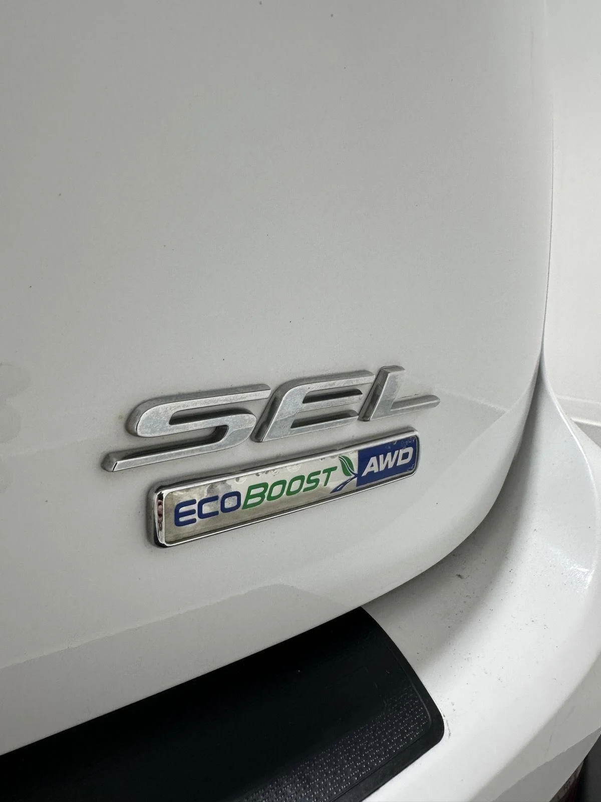 Used 2016 Oxford White Ford SEL image 31
