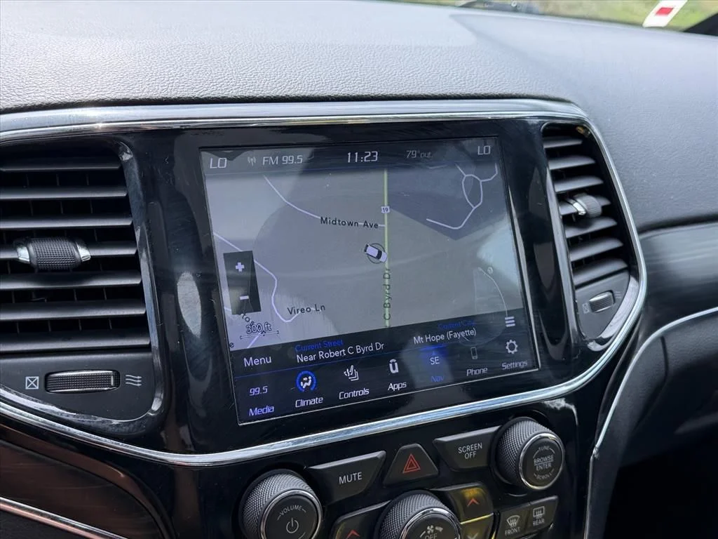 Used 2020 Gray Jeep Limited image 23