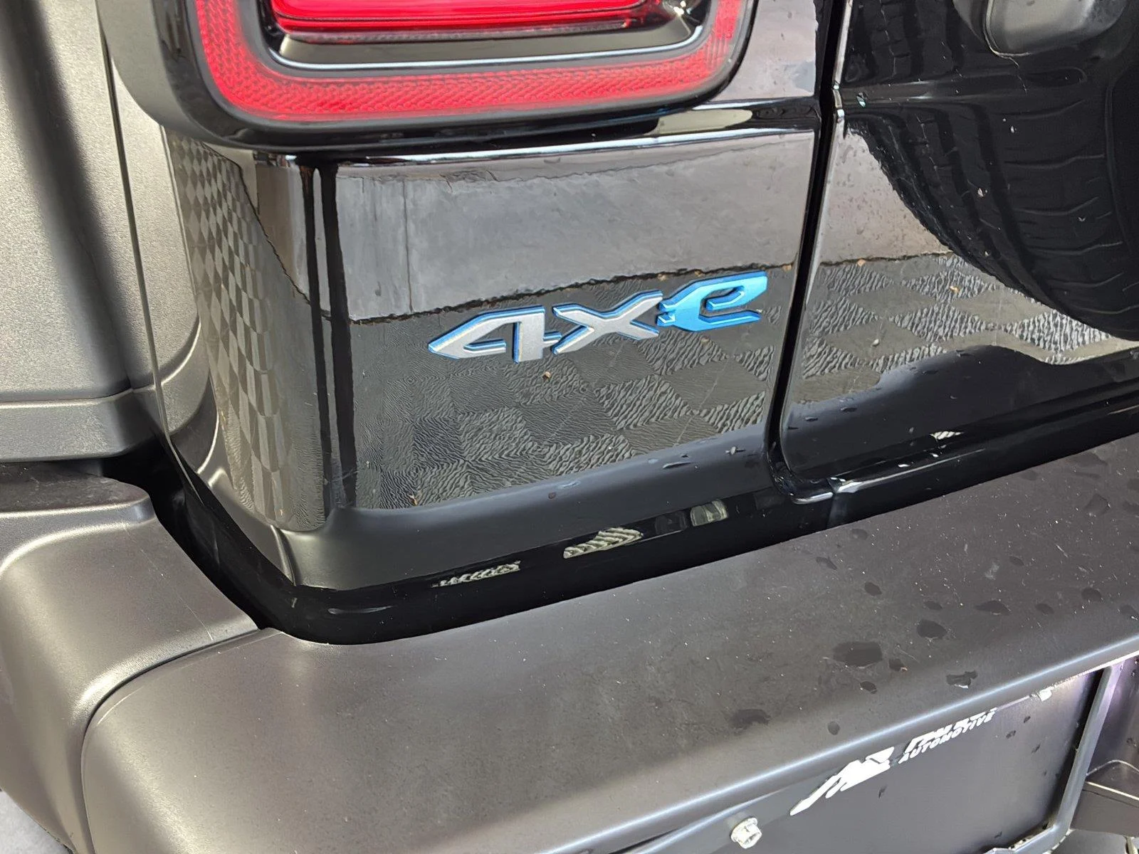Used 2025 Black Clearcoat Jeep Sport S image 8