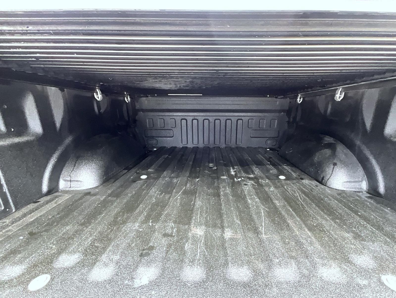 Used 2023 Silver Ford Lariat image 23