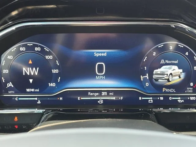 Used 2025 Gray Chevrolet LT image 24