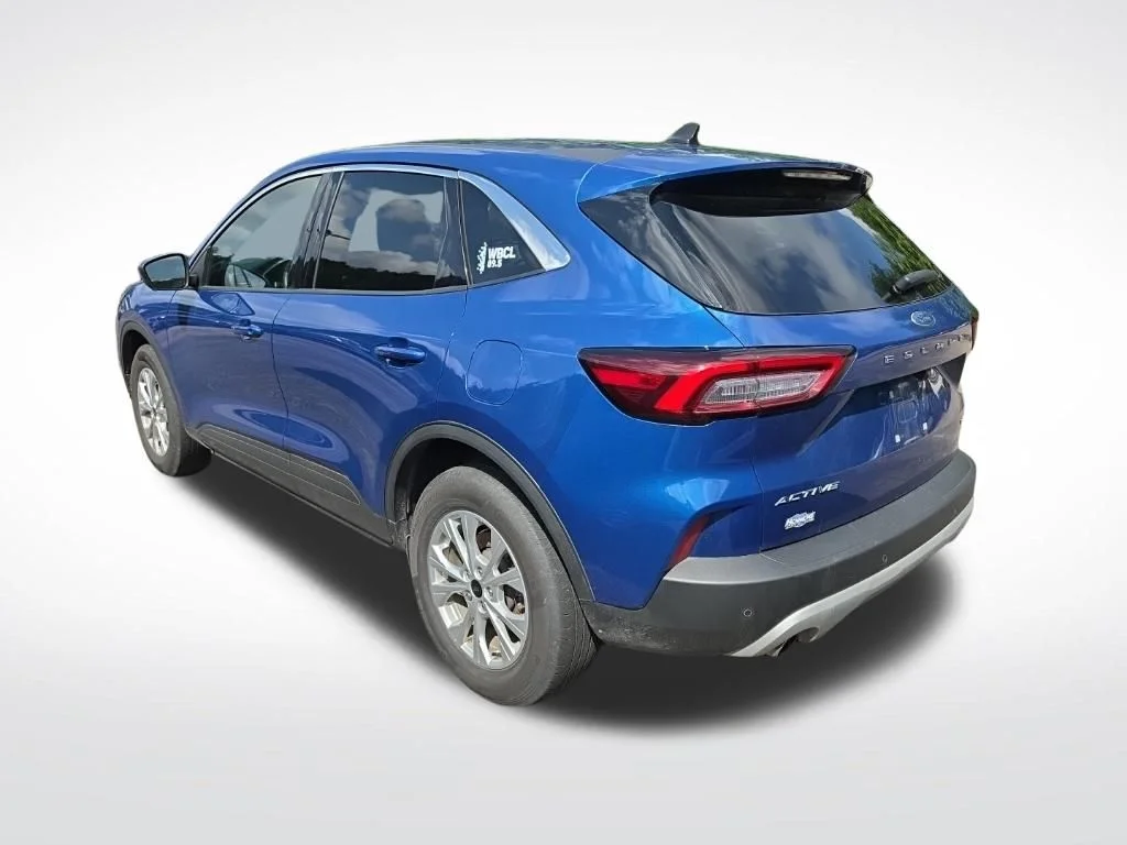 Used 2023 Blue Ford Active image 3