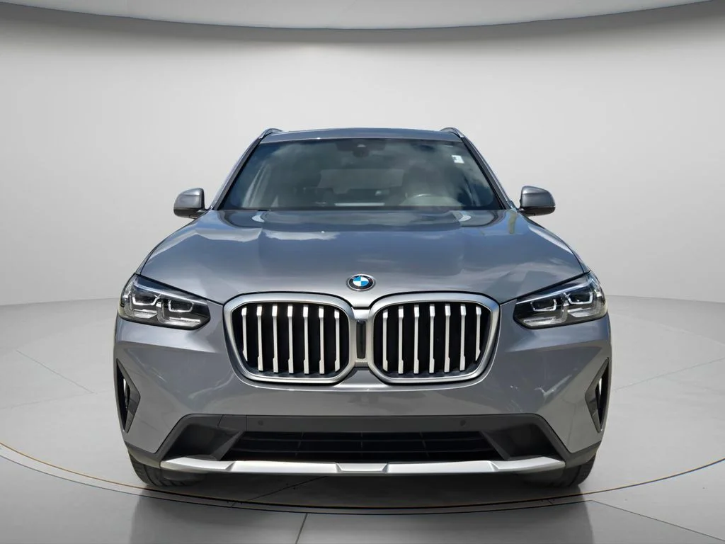 Used 2024 Gray BMW sDrive30i image 4