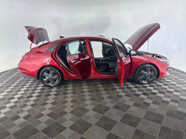 Used 2023 Red Hyundai SEL image 15