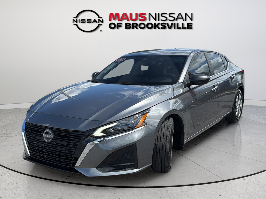 Used 2025 Gray Nissan 2.5 S image 4