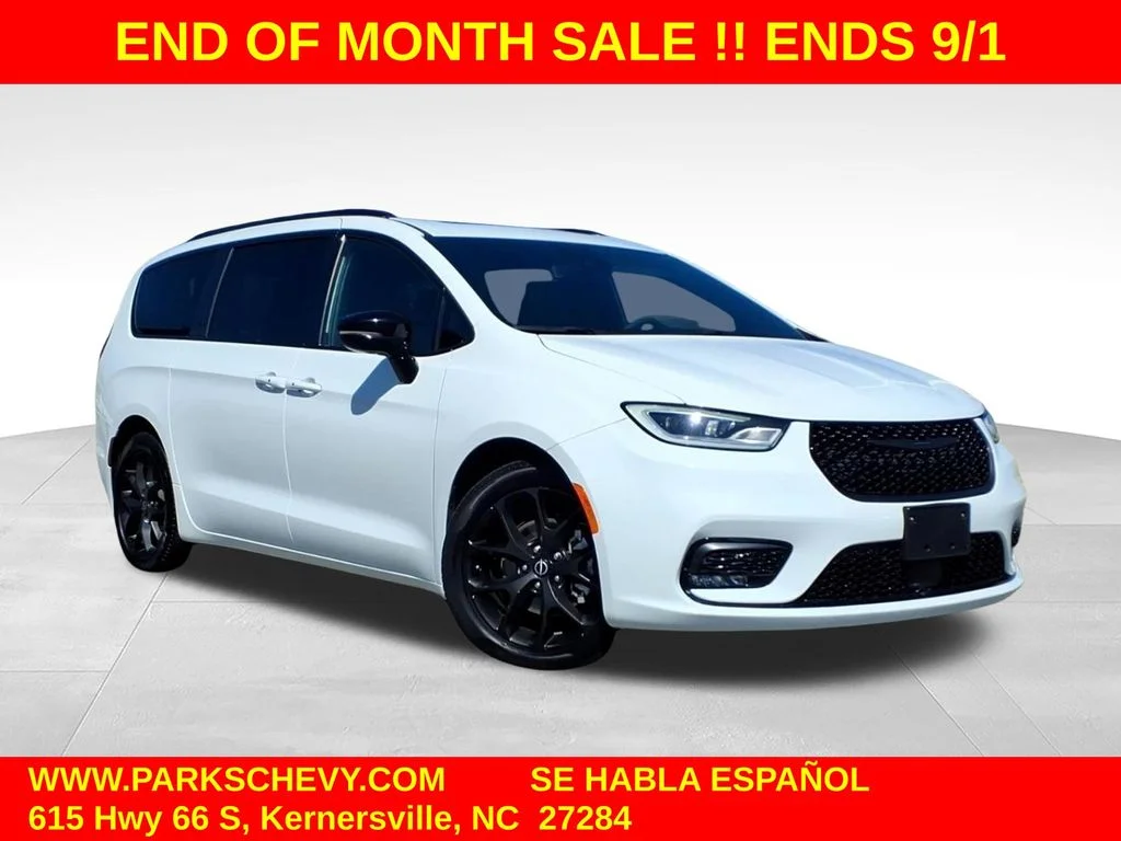 Used 2025 White Chrysler Limited image 1