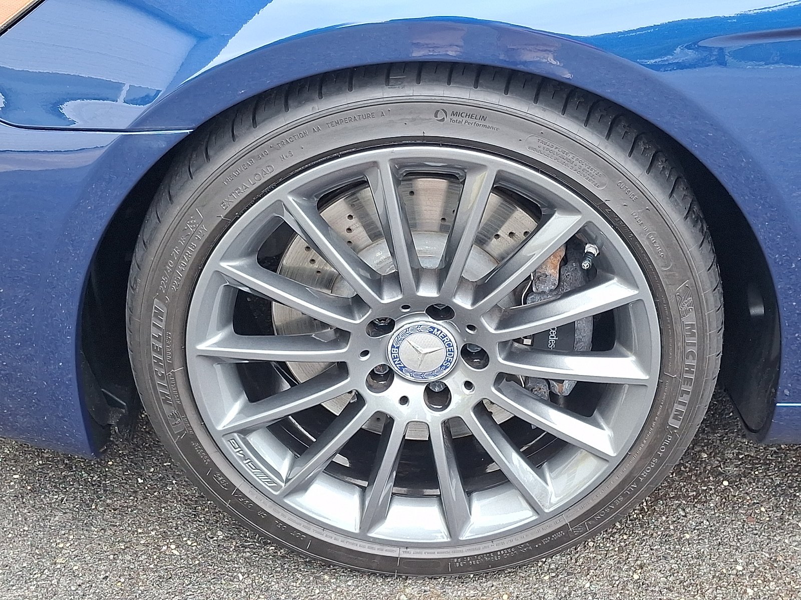 Used 2017 Brilliant Blue Metallic Mercedes-Benz  image 9