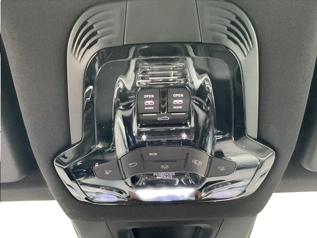 New 2026 Blue Alfa Romeo Base image 56