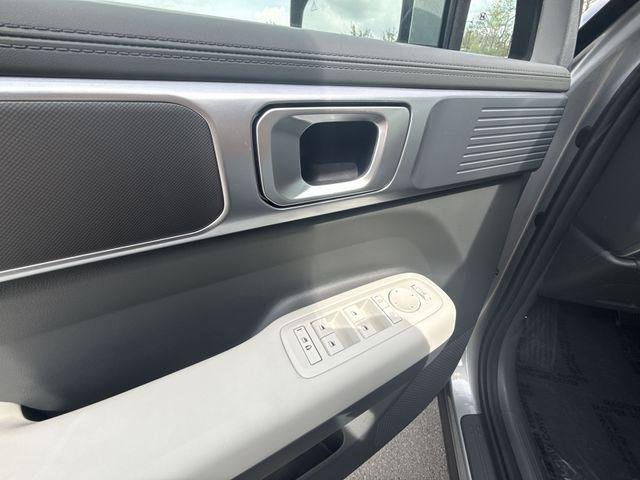 New 2026 Silver Hyundai SE image 13