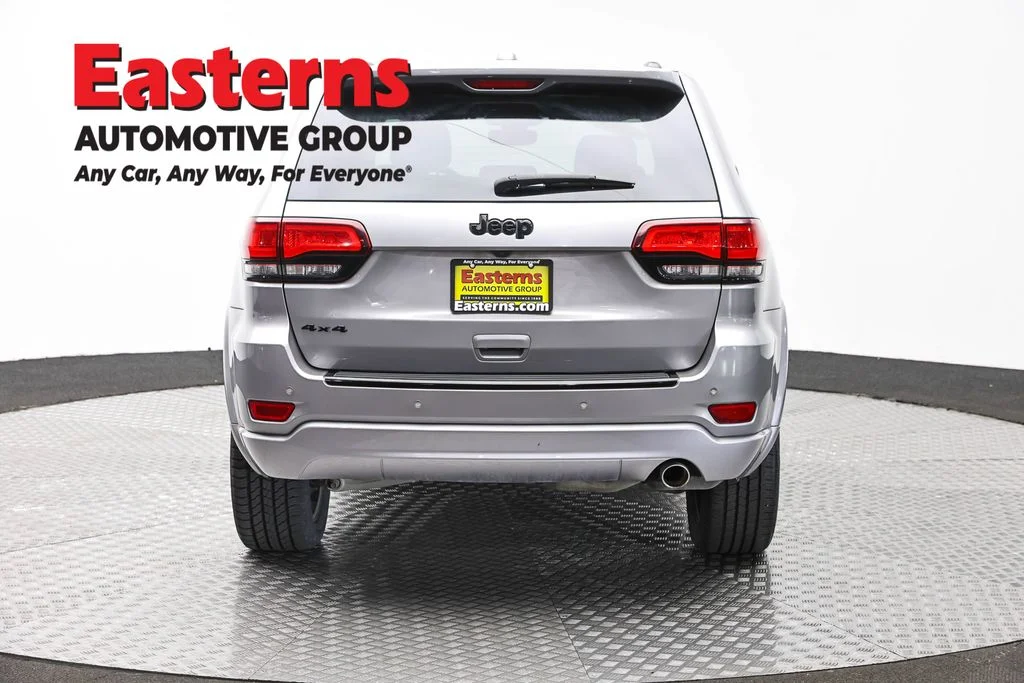 Used 2017 Silver Jeep Altitude image 6