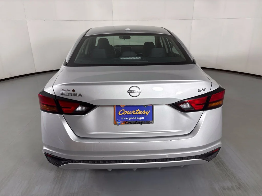 Used 2024 Silver Nissan 2.5 SV image 7