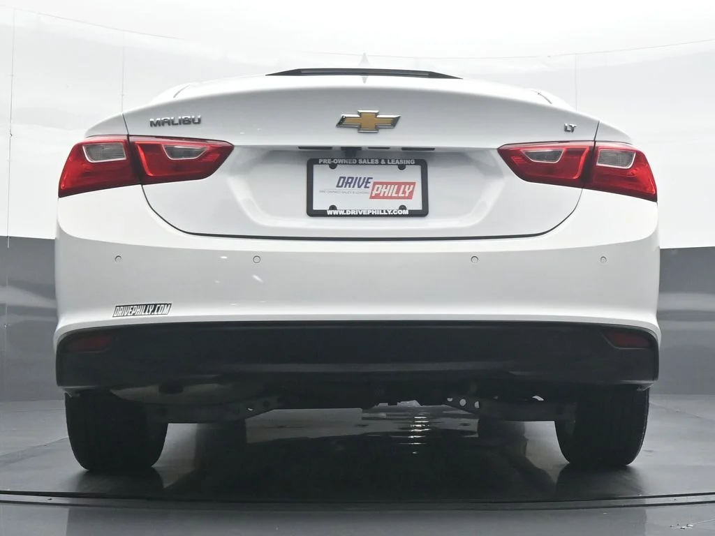 Used 2025 White Chevrolet LT image 29
