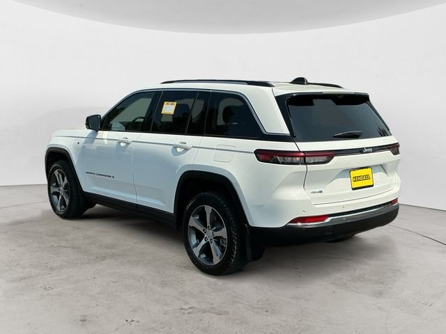 Used 2022 White Jeep 4xe image 7
