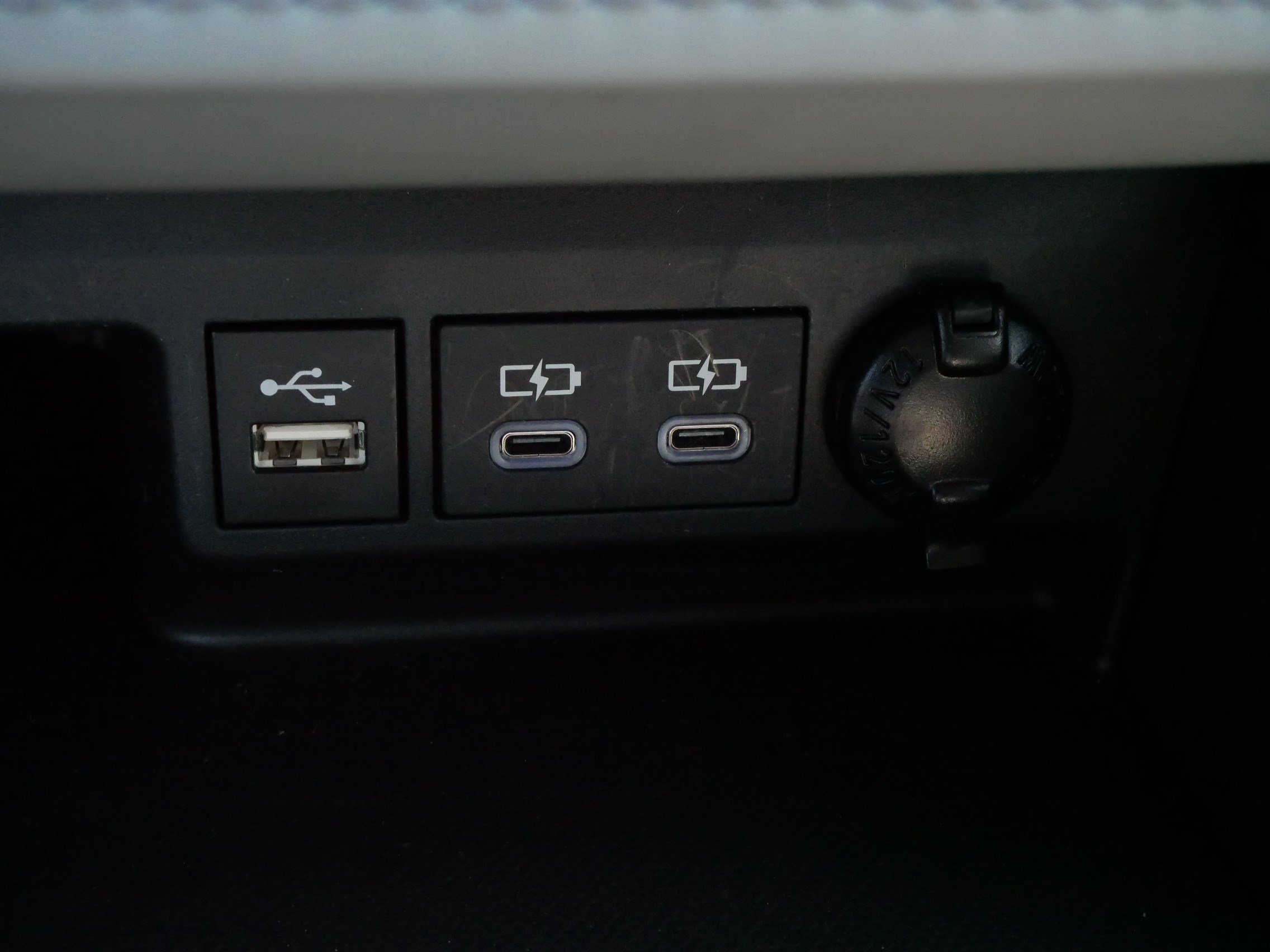 Certified Used 2025 CELESTIAL SILVER Toyota XLE image 29