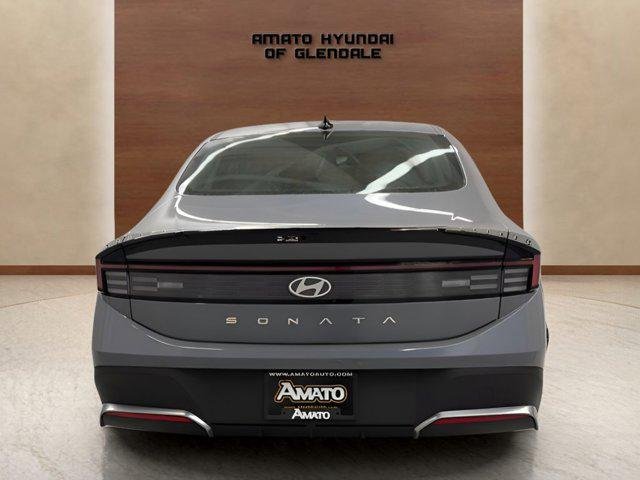 New 2026 Blue Hyundai SE image 3