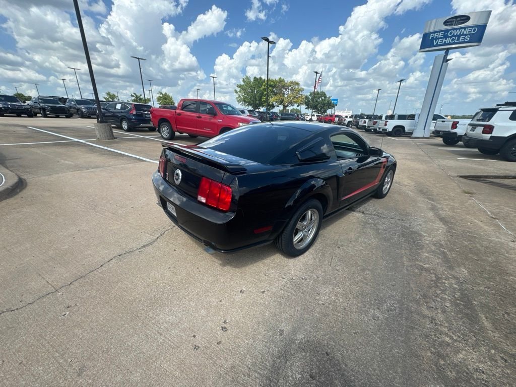 Used 2006 Black Clearcoat Ford GT Premium image 10