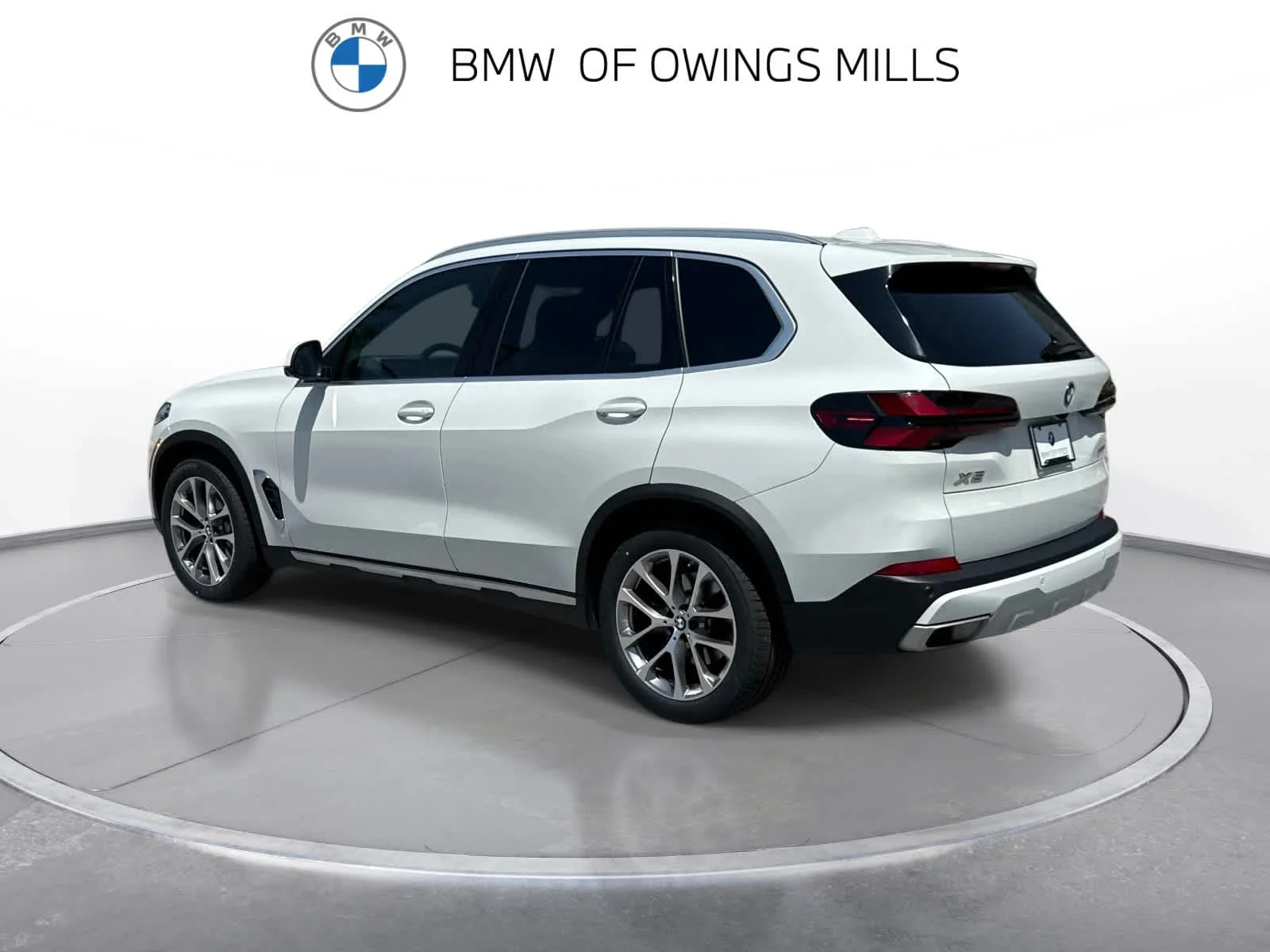 Used 2024 Alpine White BMW xDrive40i image 6