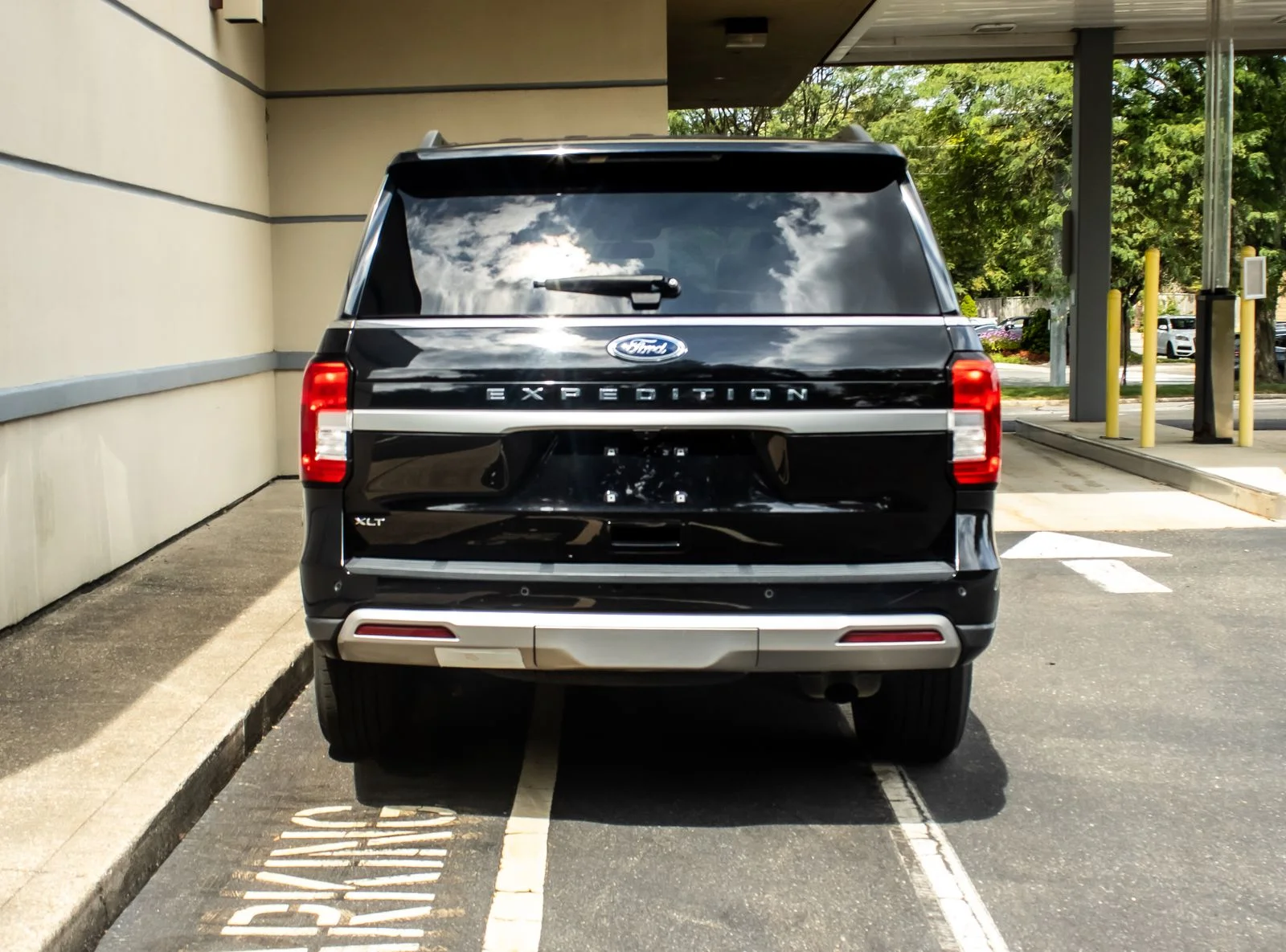Used 2023 Black Ford XLT image 6